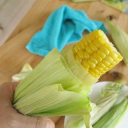 Microwave Corn on the Cob in Husk