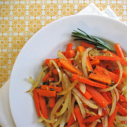 Midweek Dash: Easy Sautéed Carrots with Onions and Rosemary