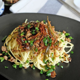 Minced Pork Noodles Tossed with Scallion Oil