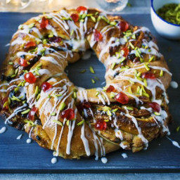 Mincemeat and marzipan couronne
