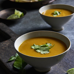 Mind-Blowing Vegan Thai Pumpkin Soup
