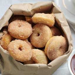 mini-baked-donut-recipe-cinnamon-sugar-mini-donuts-baker-bettie-2509518.jpg