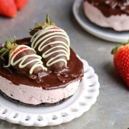 Mini Chocolate-Covered Strawberry Cheesecake