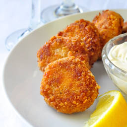 Mini Crab Cakes with Lime Chive Mayonnaise