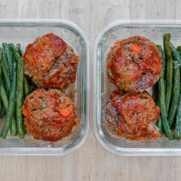 Mini Meatloaf Cups With Green Beans & Mashed Potato