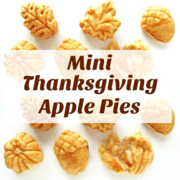 Mini Thanksgiving Apple Pies - Acorns, Leaves, and Pumpkins