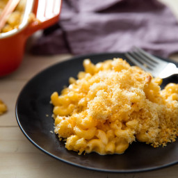 Modern Baked Mac and Cheese With Cheddar and Gruyère Recipe