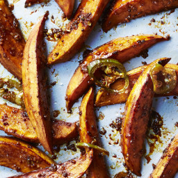 Molasses-and-Chile Roasted Sweet Potatoes