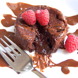 molten-chocolate-lava-cakes-1989774.jpg