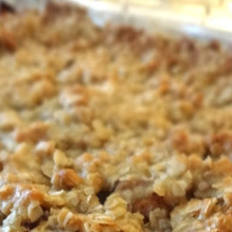 Mom's Apple Crisp with Crunchy Oat Topping