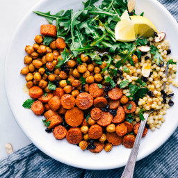 Moroccan Carrot Salad {PACKED with flavor!}