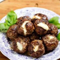 Mozzarella-stuffed meatballs