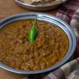Mulai Kattiya Kollu Kuzhambu - Sprouted Horse Gram Curry