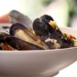 Mussels and Basil Bread Crumbs