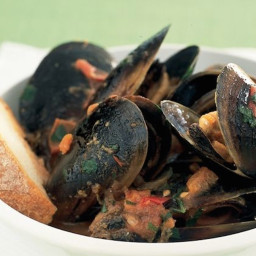 mussels-in-chilli-tomato-sauce-4e1334.jpg