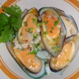 Mussels In Garlic And Sweet Spicy Sauce Recipe
