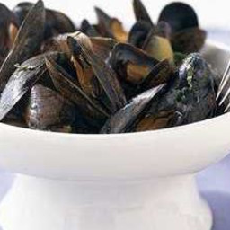 Mussels in Spicy Coconut Broth