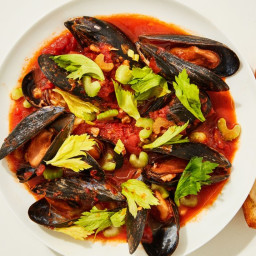 Mussels in Spicy Tomato Broth