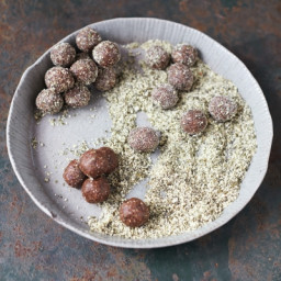 My tasty energy balls: date, cocoa & pumpkin seed