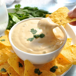 nachos-cheese-dip-and-sauce-2032789.jpg