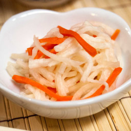Namasu (Japanese Daikon and Carrot Salad)