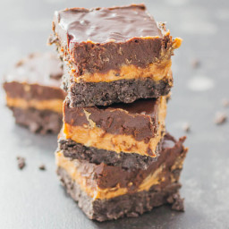 No-bake oreo peanut butter bars with chocolate chips