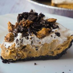 No Bake Oreo Peanut Butter Cup Cheesecake