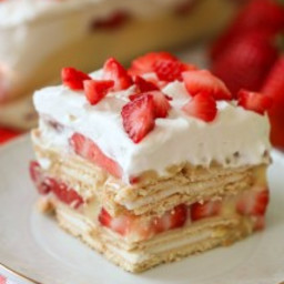 no-bake-strawberry-shortcake-2001575.jpg