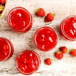 no-cook-strawberry-freezer-jam-1742708.jpg