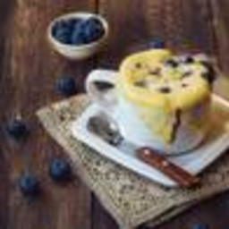 No-Flour Blueberry and Oatmeal 3-Minute Microwave Muffin
