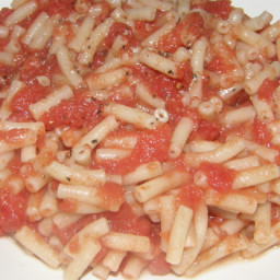 noodles-and-tomatoes-2259654.jpg