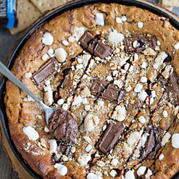 Nutella Stuffed S’mores Skillet Cookie (Pizookie)