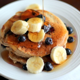 Oatmeal Cottage Cheese Banana Pancakes {high in protein, gluten-free}