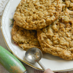 oatmeal-molasses-cookies-1324883.jpg