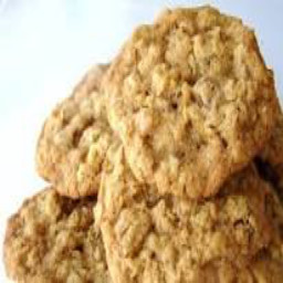 oatmeal-raisin-cookies-185b231f5753a122610eb6b9.jpg