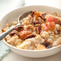oatmeal-with-apples-pecans-and-cinnamon-1943971.jpg