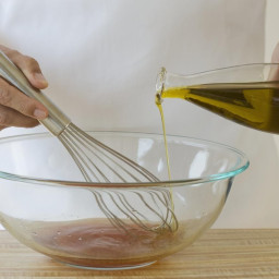 oil-and-vinegar-salad-dressing-recipe-a-basic-template-1927868.jpg