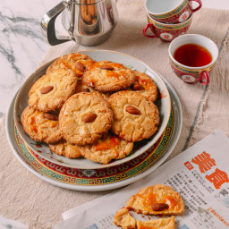 Old-Fashioned Chinese Almond Cookies