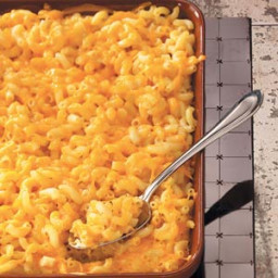 old-fashioned-macaroni-and-cheese-2050166.jpg