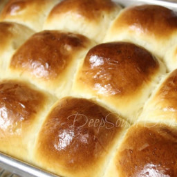 Old School Cafeteria-Style Yeast Rolls