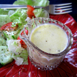 olive-garden-salad-dressing-food-network-kitchens-copycat-2286706.jpg