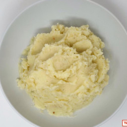 olive-oil-mashed-potatoes-3093911.jpg
