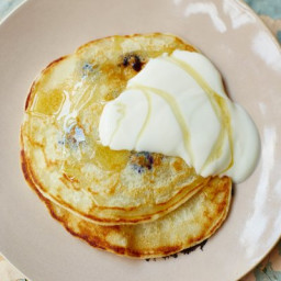 one-cup-pancakes-with-blueberries-1834813.jpg