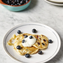 One-cup pancakes with blueberries