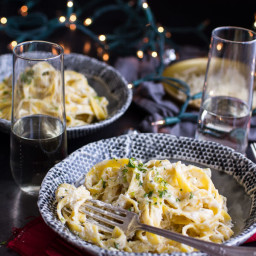 one-pan-baked-champagne-cream-sauce-fettuccine-with-truffle-oil-1923394.jpg