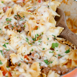 One Pan Cheesy Beef and Tomato Pasta