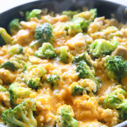 One-Pan Cheesy Chicken, Broccoli, and Rice