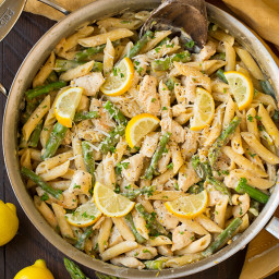 One-Pan Creamy Lemon Pasta with Chicken and Asparagus