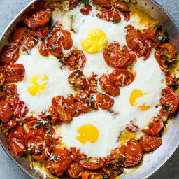 One-pan Italian baked eggs 
