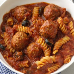 One-Pan Pasta and Meatballs